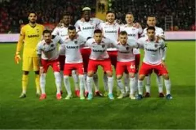 Süper Lig: Gaziantep FK: 0 - Çaykur Rizespor: 0 (İlk yarı) Süper Lig: Gaziantep FK: 0 - Çaykur Rizespor: 0 (İlk yarı)
