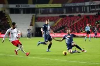Süper Lig: Gaziantep FK: 2 - Çaykur Rizespor: 0 (Maç sonucu) Süper Lig: Gaziantep FK: 2 - Çaykur Rizespor: 0 (Maç sonucu)