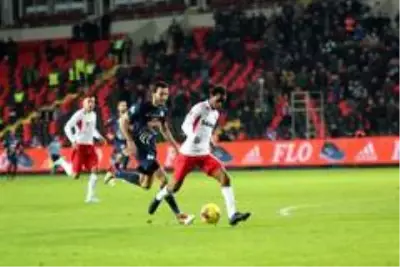 Süper Lig: Gaziantep FK: 2 - Çaykur Rizespor: 0 (Maç sonucu) Süper Lig: Gaziantep FK: 2 - Çaykur Rizespor: 0 (Maç sonucu)