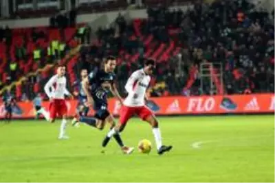 Süper Lig: Gaziantep FK: 2 - Çaykur Rizespor: 0 (Maç sonucu) Süper Lig: Gaziantep FK: 2 - Çaykur Rizespor: 0 (Maç sonucu)