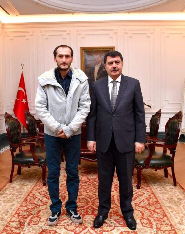 Tüm Türkiye'nin konuştuğu sokakta yaşayan Hasan'ın son halini Vasip Şahin paylaştı.