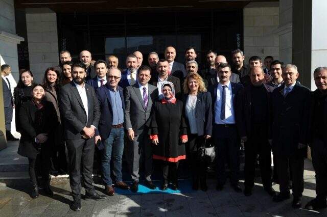 AK Partili kadın başkanı ziyaret eden İmamoğlu'ndan sitem: İstanbul için üzücü bir durum