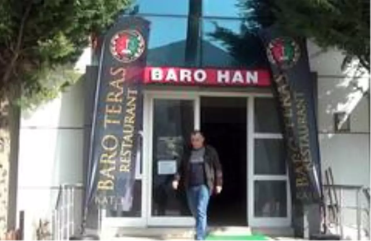 Baronun ruhsatsız içkili kafeteryası mühürlendi