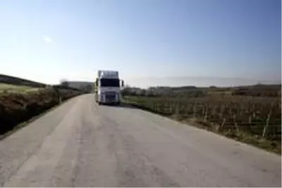 Beton yol uygulamasına yerinde inceleme Beton yol uygulamasına yerinde inceleme