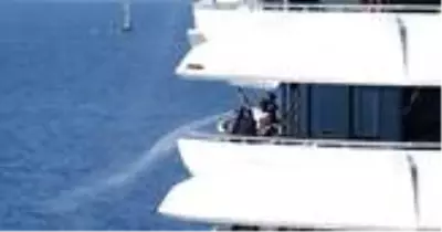 Bodrum'da demirleyen süper lüks yata 1 milyon 300 bin liralık yakıt ikmali yapıldı