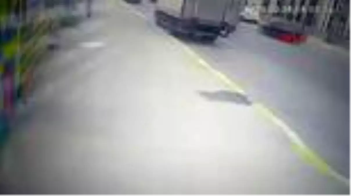 Esenyurt'ta ekmek almak evden çıkan kız kayboldu; son görüntüleri kamerada