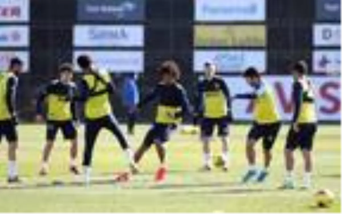 Fenerbahçe'de derbi hazırlıkları sürüyor