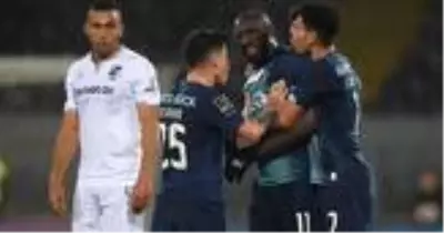 Futbol dünyasından ırkçılığa maruz kalan Marega'ya destek Futbol dünyasından ırkçılığa maruz kalan Marega'ya destek