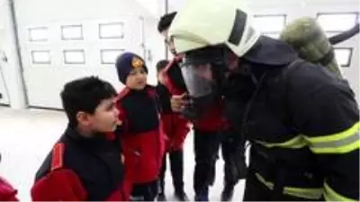 Kırıkkale'nin gönüllü genç 'zabıta ve itfaiyeleri' Kırıkkale'nin gönüllü genç 'zabıta ve itfaiyeleri'