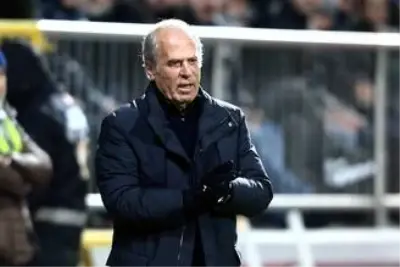 Lucescu'yla anlaşamayan Beşiktaş, Mustafa Denizli'yle görüşecek