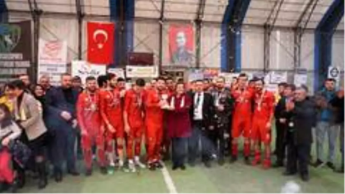 Şampiyon kupasını Hürriyet'in elinden aldı