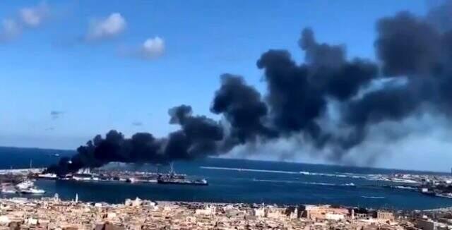 Son dakika: Libya'da Türkiye karşıtı darbeci Hafter'in milisleri: Türkiye'ye ait gemiyi vurduk.