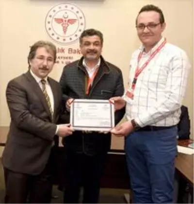 Temiz Havuz Suyu Sertifikaları Sahiplerine Teslim Edildi Temiz Havuz Suyu Sertifikaları Sahiplerine Teslim Edildi