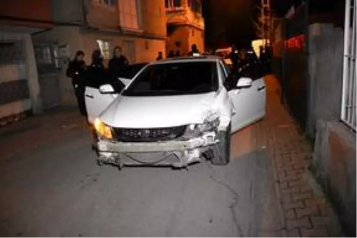 Adana'da çalışır durumda bırakılan otomobili çalan şüpheli kaza yapınca yakalandı