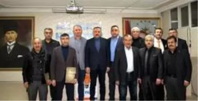 AK Parti'den, eski ilçe başkanlarına teşekkür plaketi AK Parti'den, eski ilçe başkanlarına teşekkür plaketi