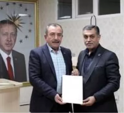 AK Parti'den, eski ilçe başkanlarına teşekkür plaketi AK Parti'den, eski ilçe başkanlarına teşekkür plaketi