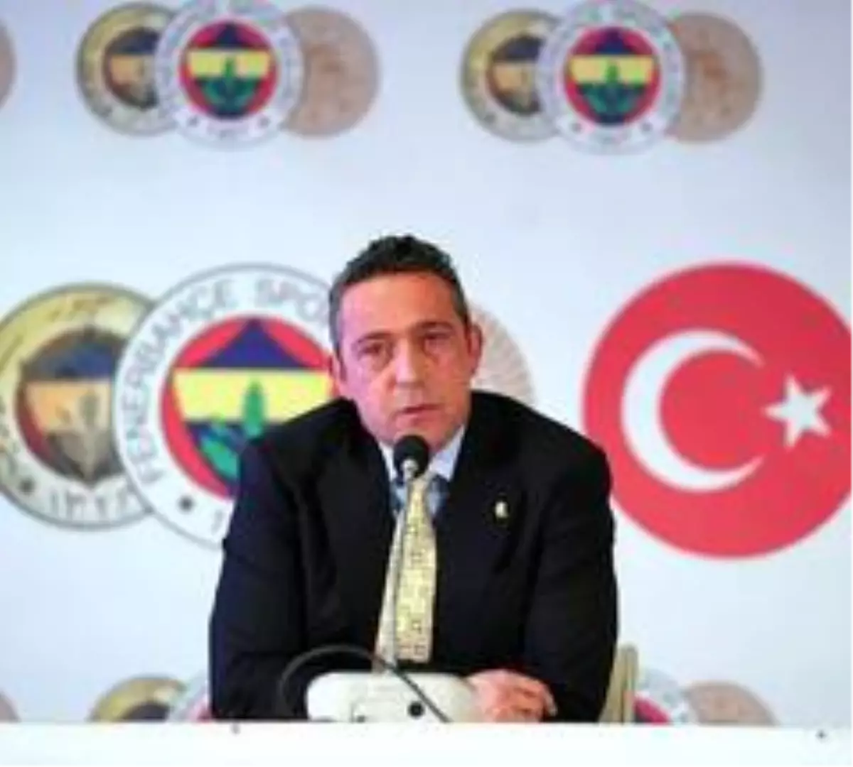 Ali Koç: 'Cumhurbaşkanımız tavrı ile örnek olmalı'