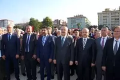 Aydın'dan, Elazığ ve İdlib'e 28 tırlık yardım malzemesi konvoyu yola çıktı Aydın'dan, Elazığ ve İdlib'e 28 tırlık yardım malzemesi konvoyu yola çıktı