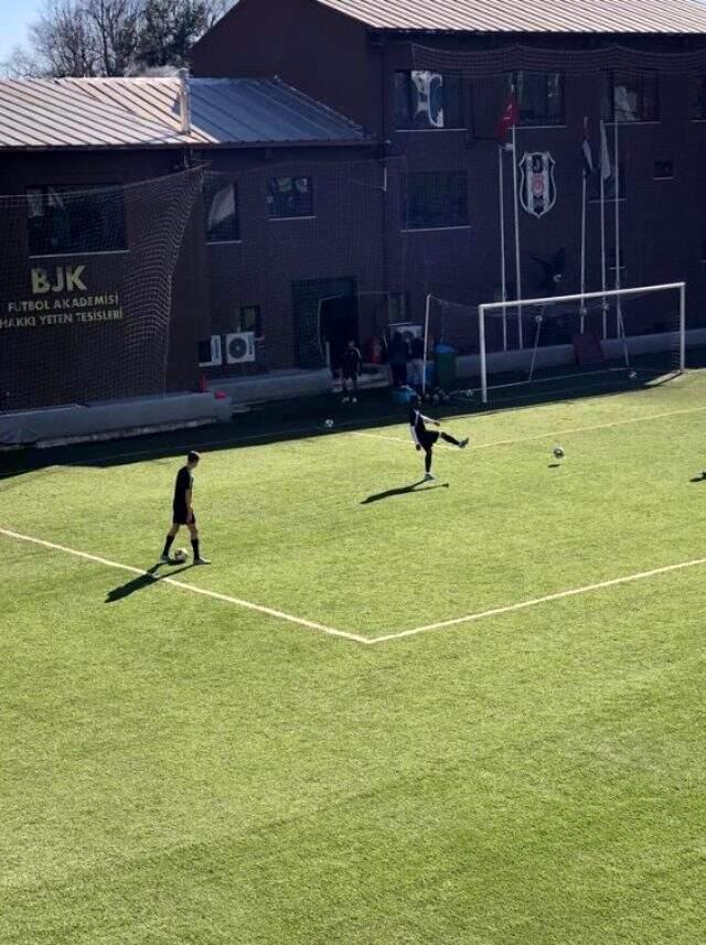 Beşiktaş, 17 yaşındaki Andona Jacob'u İstanbul'a getirerek antrenmana çıkardı