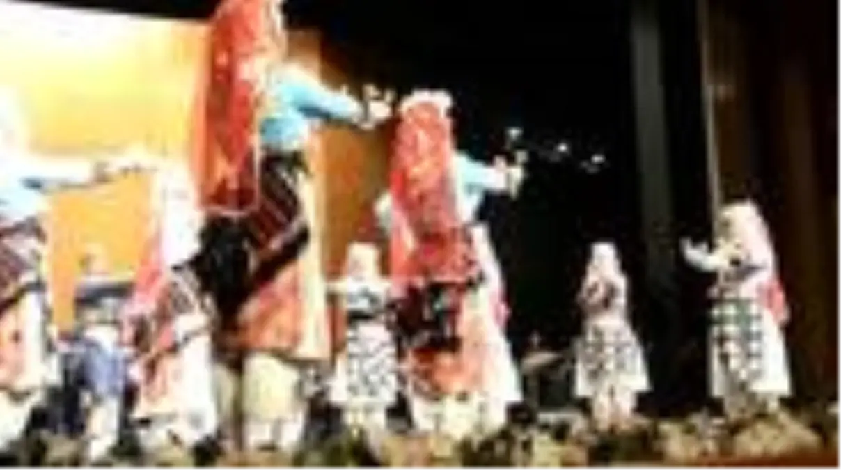 Bursa'da 'Şarkılarımız Türkülerimiz' konseri ilgi gördü