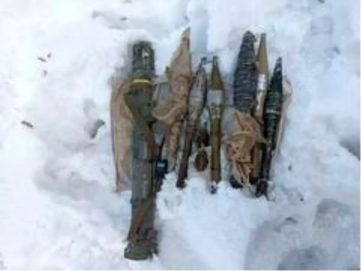 Derecik kırsalında AT-40 füzesi ele geçirildi