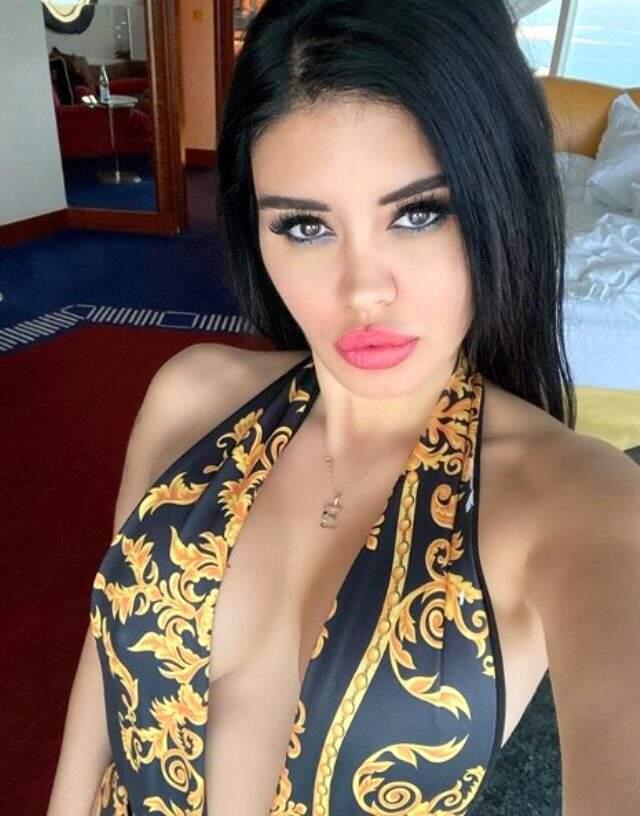 Ebru Polat, 'Parası için o adamla birliktesin' yoruma ateş püskürdü