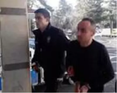 Telefonunu incelediği eski eşini bıçaklayarak ağır yaraladı Telefonunu incelediği eski eşini bıçaklayarak ağır yaraladı