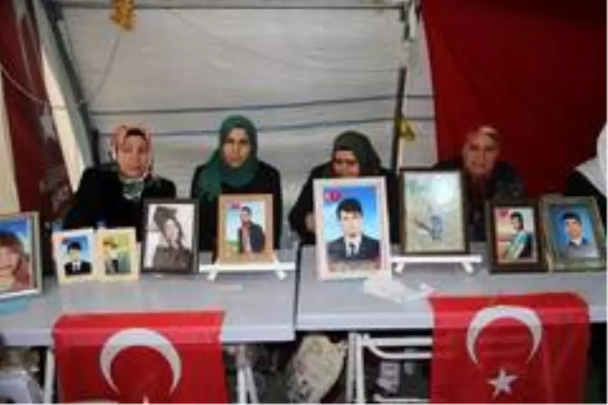 HDP önündeki ailelerin evlat nöbeti 170'inci gününde