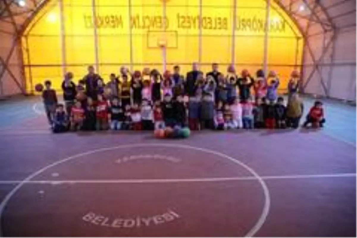 Karaköprü'de geleceğin basketbolcuları yetişiyor