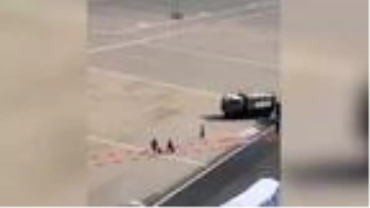 Karantinaya alınan gemideki 'testleri negatif çıkanlar' gemiyi terk ediyor