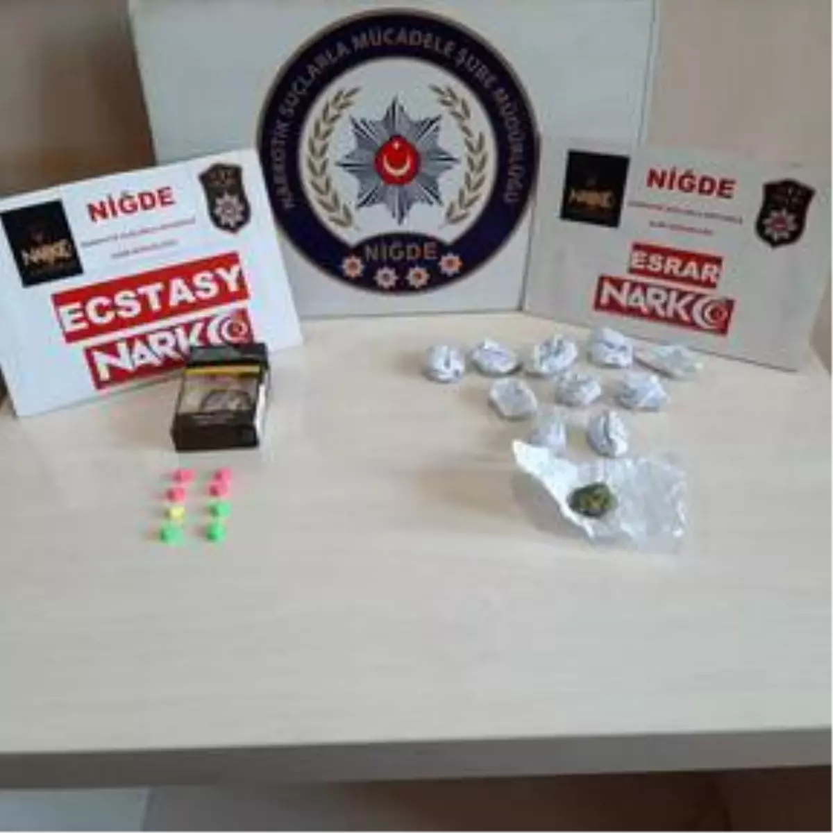 Niğde'de uyuşturucu madde satan 2 kişi gözaltına alındı