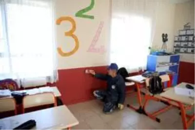 Seyhan'da okullar renkleniyor Seyhan'da okullar renkleniyor