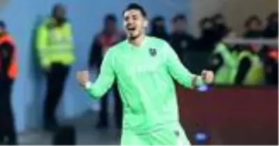 Trabzonspor'un başarılı kalecisi Uğurcan Çakır'a 3 Premier Lig ekibi talip Trabzonspor'un başarılı kalecisi Uğurcan Çakır'a 3 Premier Lig ekibi talip