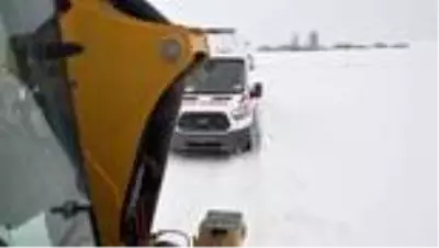 Yolu kapanan köydeki hasta 3 saatlik çalışmayla hastaneye ulaştırıldı