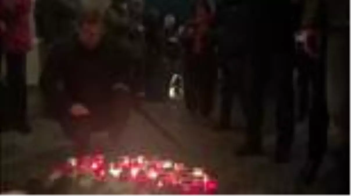 Almanya'daki ırkçı terör saldırısında hayatını kaybedenler için 'Anma nöbeti'