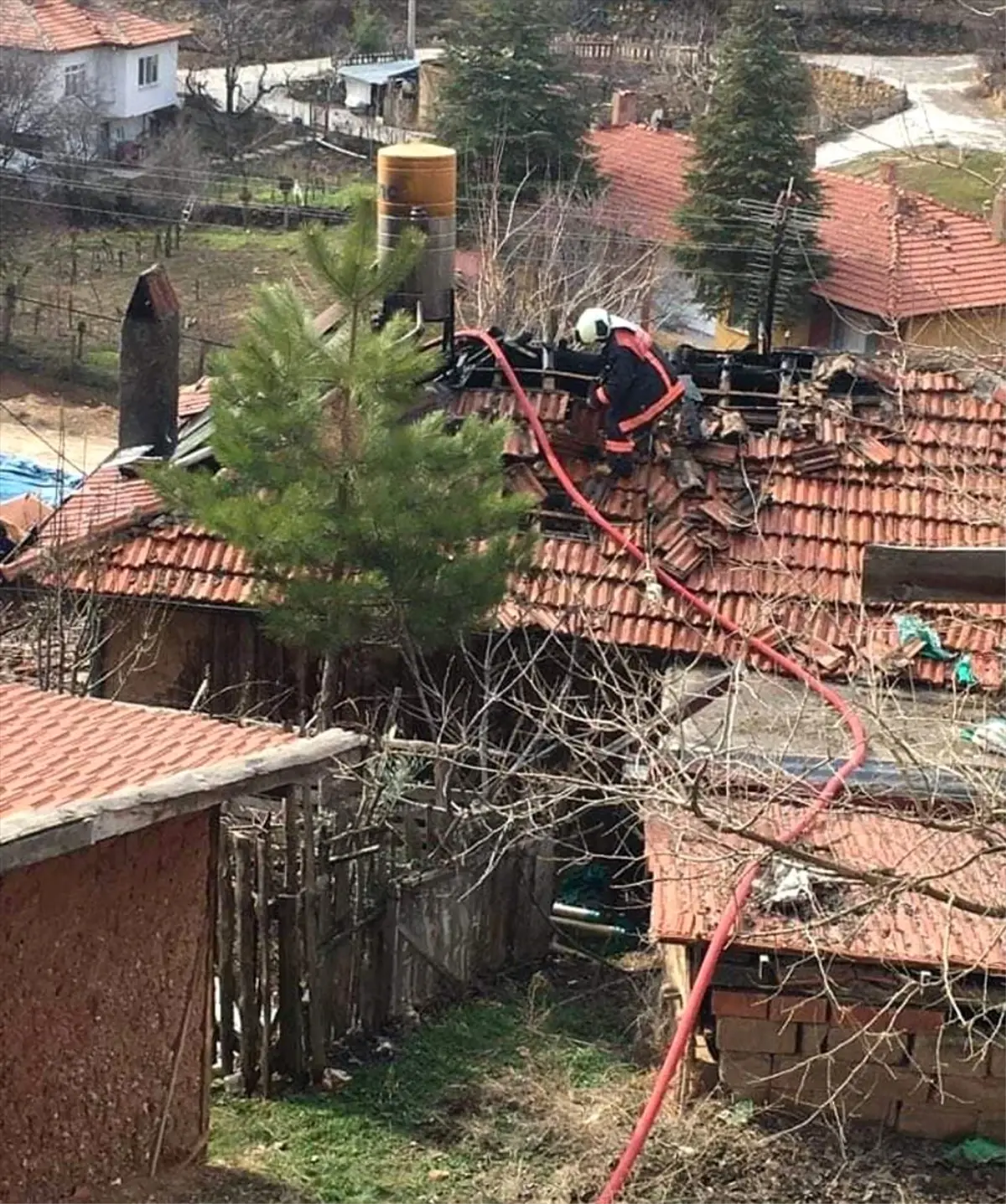 Ankara�da ahşap evde çıkan yangın söndürüldü Haber