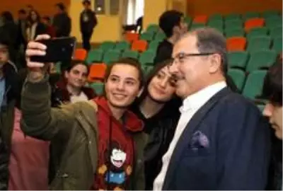 Başkan Deniz Köken, gençlerle buluştu Başkan Deniz Köken, gençlerle buluştu