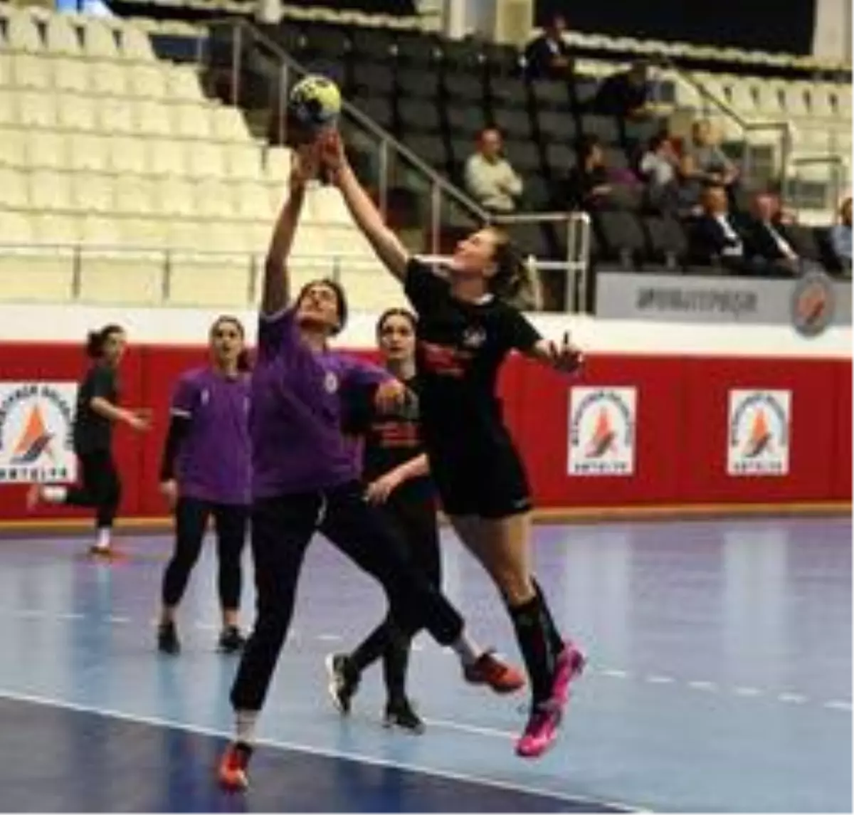 Başkan Uysal: 'Hentbolda uzun vadeli bir yapılanma içindeyiz'