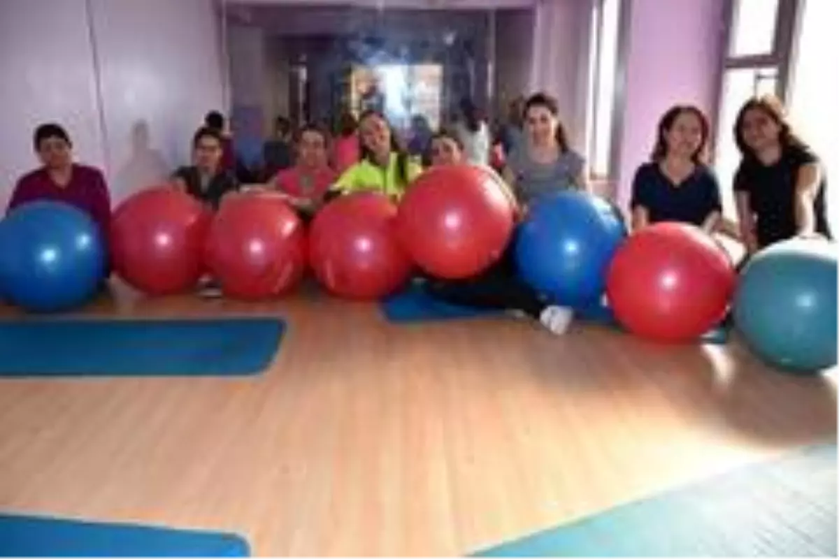 Eğlenerek spor yapıyorlar