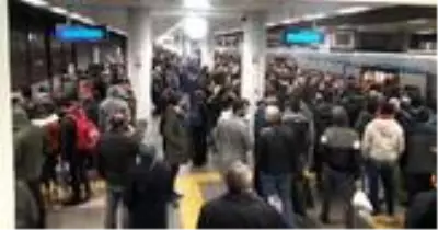 İstanbul'da metro seferlerinde arıza yaşandı, duraklarda yoğunluk oluştu