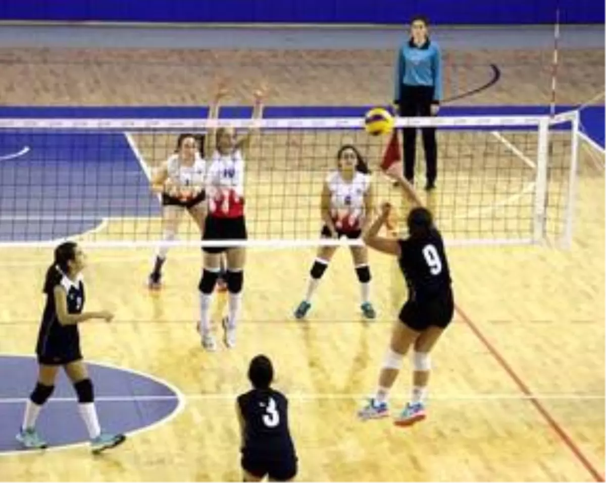 Malatya'da okullararası yıldızlar voleybol grup maçları başladı