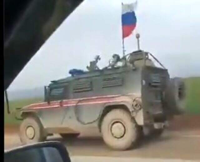 Suriye'de tehlikeli gerginlik! ABD zırhlısı, Rus ordusuna zırhlı aracın önüne kırdı
