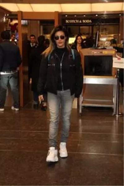 Tuğba Ekinci, Serenay Sarıkaya ile aşk yaşayan Cem Yılmaz'ı diline doladı Tuğba Ekinci, Serenay Sarıkaya ile aşk yaşayan Cem Yılmaz'ı diline doladı
