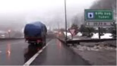 Bolu Dağı'nda sağanak ve sis etkili oluyor