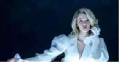 Burcu Biricik'in yeni imajı büyük beğeni topladı