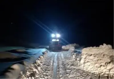 Esendere Belediyesinden karla mücadele çalışması Esendere Belediyesinden karla mücadele çalışması