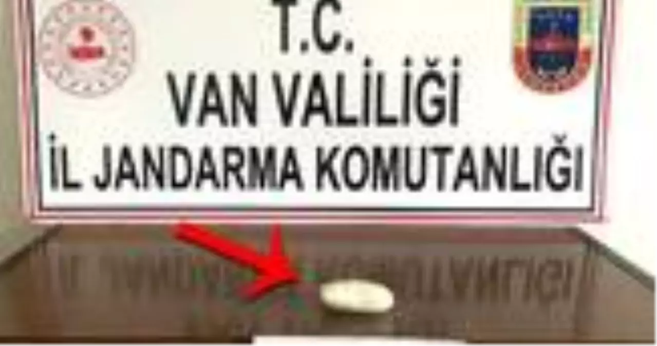 Kadın yolcunun iç çamaşırından uyuşturucu çıktı