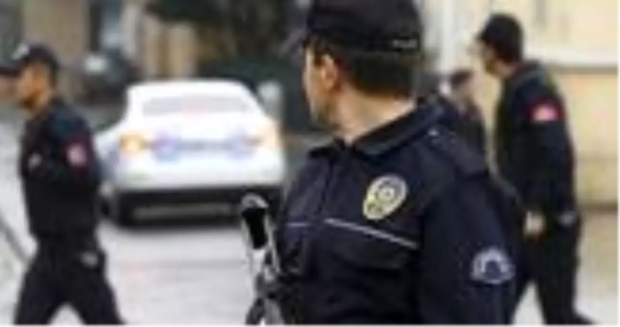 Polislerin çalışma şartlarında iyileştirme yapıldı! Evlilik yıl dönümünde izin kullanacaklar