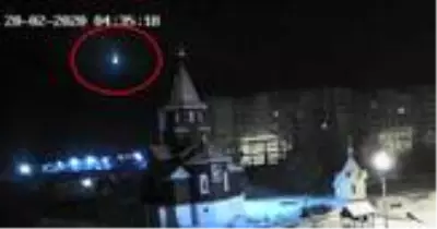 Rusya'da camları titreten meteor düşme anı kamerada!