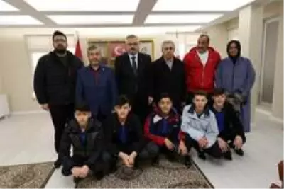 Samsun'da öğrenciler dart müsabakalarından başarıyla döndü Samsun'da öğrenciler dart müsabakalarından başarıyla döndü